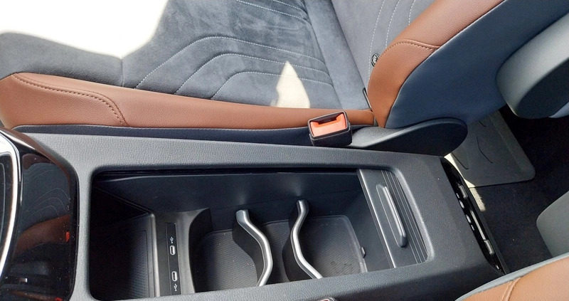 Volkswagen ID.4 cena 139900 przebieg: 21500, rok produkcji 2021 z Piotrków Trybunalski małe 704